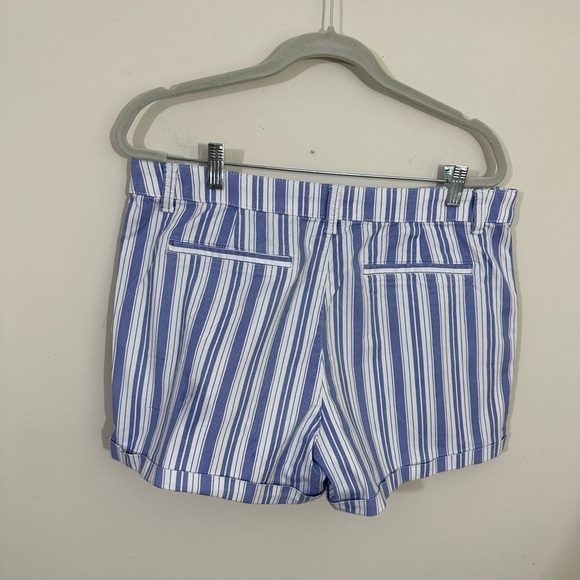 So sz jr 17 shorts in a medium blue and white stripe EUC Quality shorts. - Picture 8 of 11